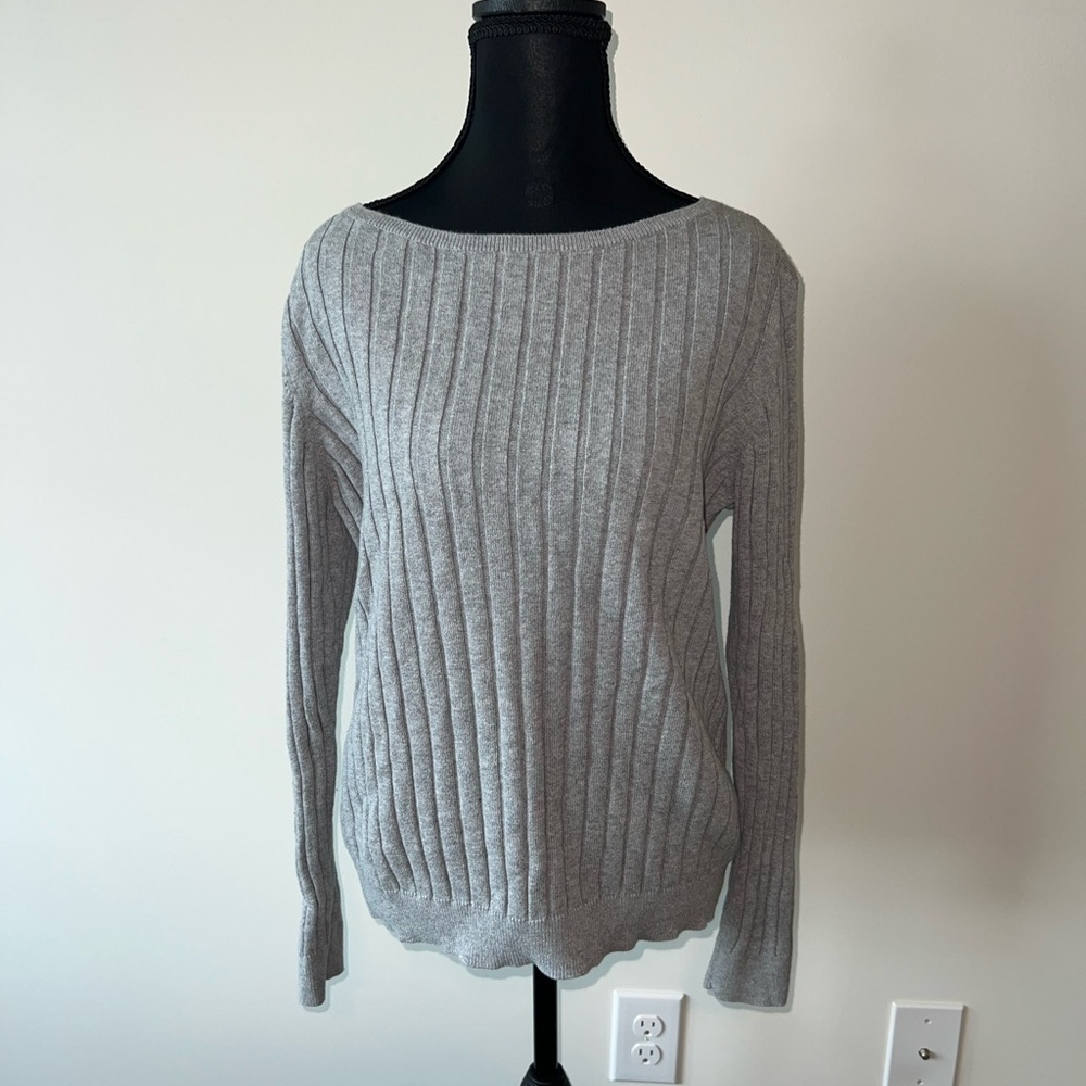 Uniqlo Light Gray Ribbed Crew Neck Sweater